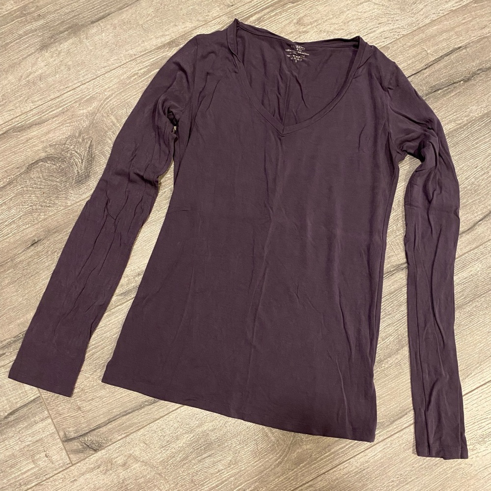 Women’s Long Sleeve V-Neck Tee - Deep Plum